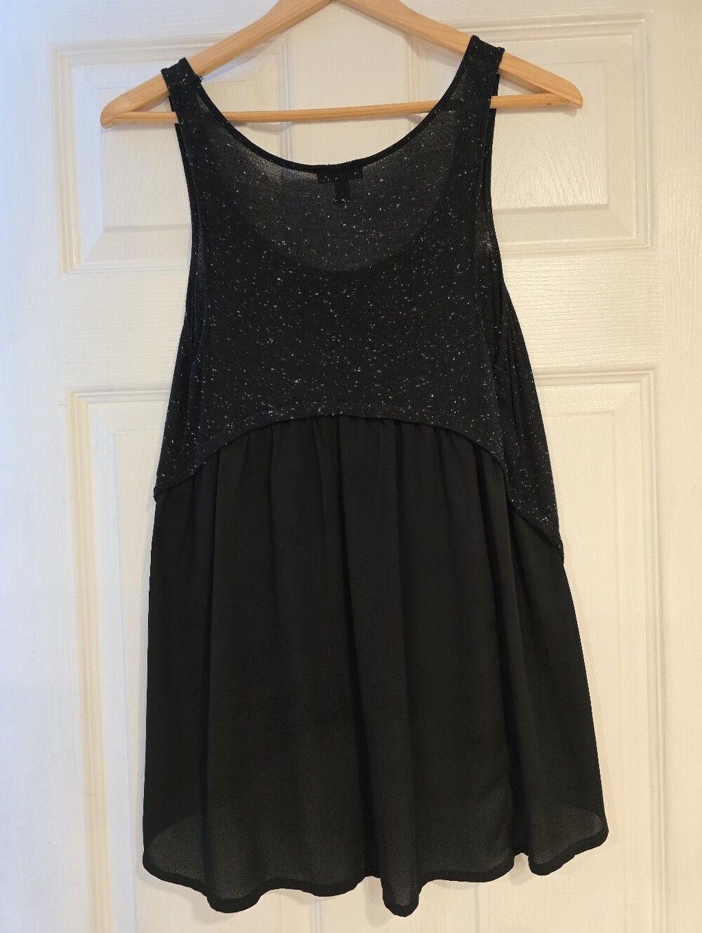 Express Textured Layered Tank - Picture 2 of 5